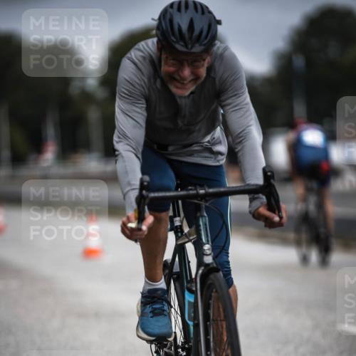 16.08.2026 - KN Förde Triathlon 2026 H.Heesch http://msf.ph/oto/9979333 16.08.2026 11:34:48 Radfahren 345, 358, 374, 394, 410 meine-sportfotos.de