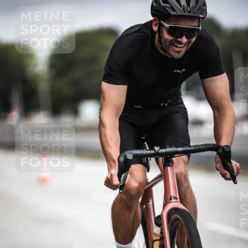 16.08.2026 - KN Förde Triathlon 2026 H.Heesch http://msf.ph/oto/9979482 16.08.2026 11:35:18 Radfahren 355, 399, 426 meine-sportfotos.de