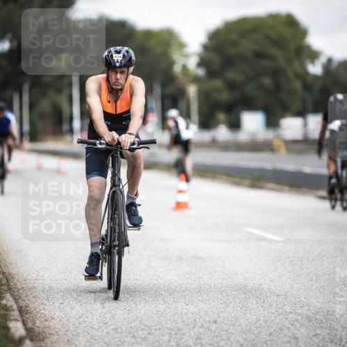 16.08.2026 - KN Förde Triathlon 2026 H.Heesch http://msf.ph/oto/9979505 16.08.2026 11:35:31 Radfahren 354, 437, 439 meine-sportfotos.de