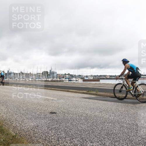 16.08.2026 - KN Förde Triathlon 2026 H.Heesch http://msf.ph/oto/9979506 16.08.2026 11:09:35 Radfahren 221, 305, 330, 377, 389, 397 meine-sportfotos.de