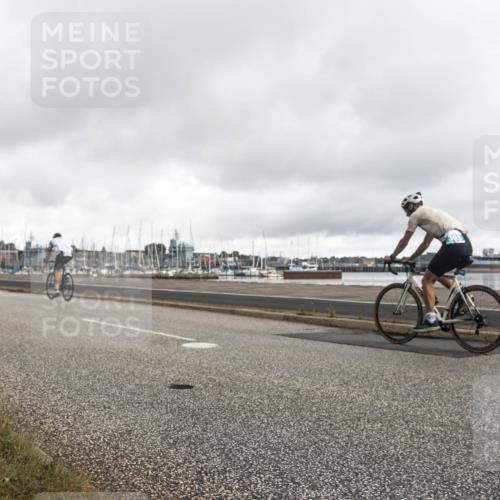 16.08.2026 - KN Förde Triathlon 2026 H.Heesch http://msf.ph/oto/9979537 16.08.2026 11:10:14 Radfahren 319, 325 meine-sportfotos.de