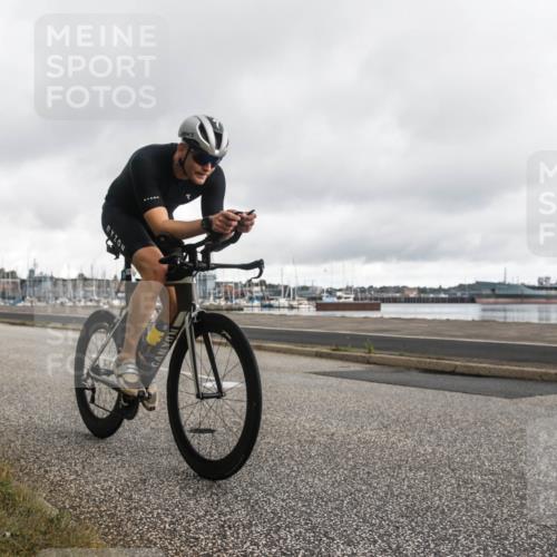 16.08.2026 - KN Förde Triathlon 2026 H.Heesch http://msf.ph/oto/9979539 16.08.2026 11:10:14 Radfahren 319, 325 meine-sportfotos.de