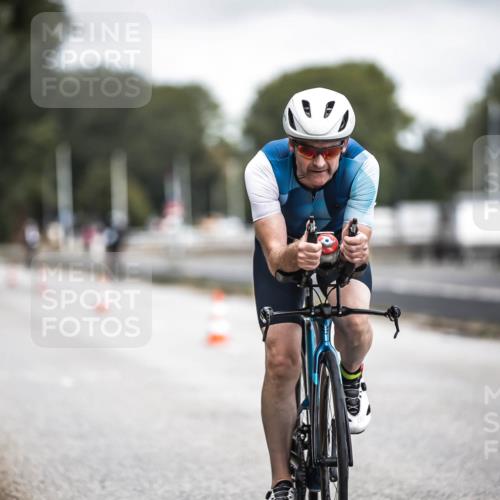16.08.2026 - KN Förde Triathlon 2026 H.Heesch http://msf.ph/oto/9979594 16.08.2026 11:35:39 Radfahren 392, 412 meine-sportfotos.de