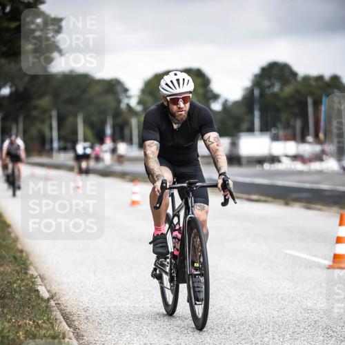 16.08.2026 - KN Förde Triathlon 2026 H.Heesch http://msf.ph/oto/9979629 16.08.2026 11:36:18 Radfahren 334, 409, 421 meine-sportfotos.de