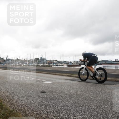 16.08.2026 - KN Förde Triathlon 2026 H.Heesch http://msf.ph/oto/9979630 16.08.2026 11:12:01 Radfahren 357, 369, 370, 389, 393, 397 meine-sportfotos.de