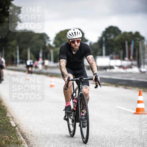 16.08.2026 - KN Förde Triathlon 2026 H.Heesch http://msf.ph/oto/9979631 16.08.2026 11:36:18 Radfahren 334, 409, 421 meine-sportfotos.de