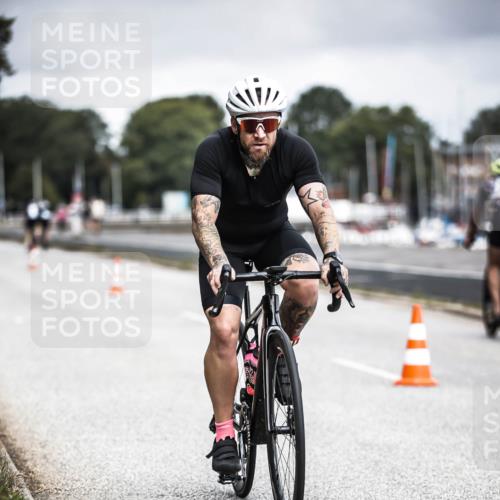 16.08.2026 - KN Förde Triathlon 2026 H.Heesch http://msf.ph/oto/9979636 16.08.2026 11:36:18 Radfahren 334, 409, 421 meine-sportfotos.de