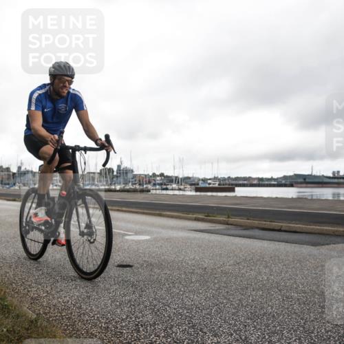 16.08.2026 - KN Förde Triathlon 2026 H.Heesch http://msf.ph/oto/9979656 16.08.2026 11:12:34 Radfahren 310, 323, 325, 374, 392, 412 meine-sportfotos.de