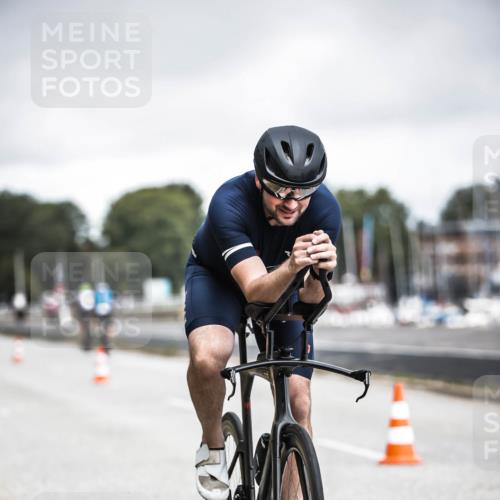 16.08.2026 - KN Förde Triathlon 2026 H.Heesch http://msf.ph/oto/9979665 16.08.2026 11:36:23 Radfahren 334, 409 meine-sportfotos.de