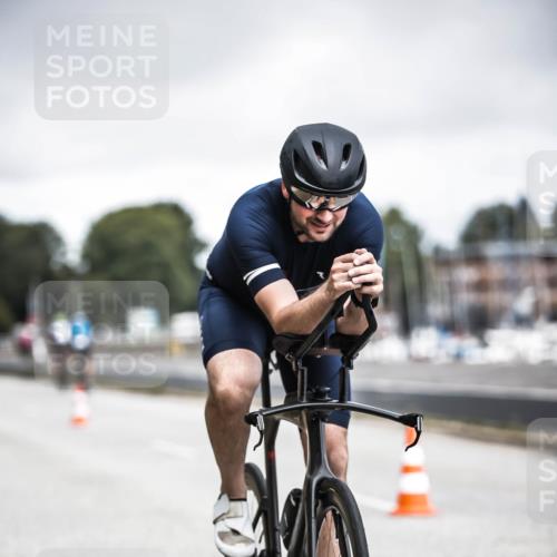 16.08.2026 - KN Förde Triathlon 2026 H.Heesch http://msf.ph/oto/9979667 16.08.2026 11:36:23 Radfahren 334, 409 meine-sportfotos.de