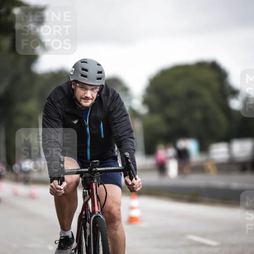 16.08.2026 - KN Förde Triathlon 2026 H.Heesch http://msf.ph/oto/9979748 16.08.2026 11:36:50 Radfahren 429, 436 meine-sportfotos.de