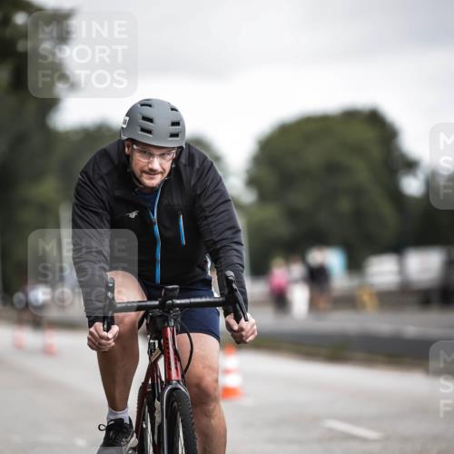16.08.2026 - KN Förde Triathlon 2026 H.Heesch http://msf.ph/oto/9979750 16.08.2026 11:36:50 Radfahren 429, 436 meine-sportfotos.de