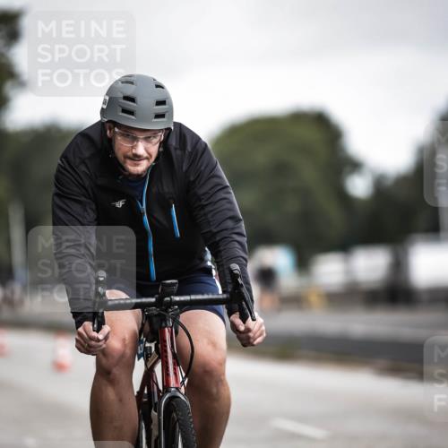 16.08.2026 - KN Förde Triathlon 2026 H.Heesch http://msf.ph/oto/9979758 16.08.2026 11:36:51 Radfahren 429, 436 meine-sportfotos.de