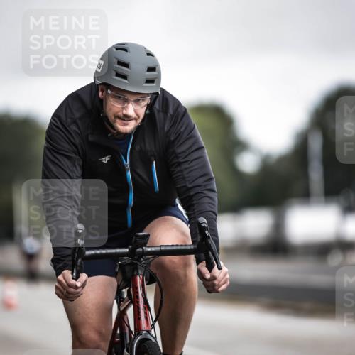 16.08.2026 - KN Förde Triathlon 2026 H.Heesch http://msf.ph/oto/9979766 16.08.2026 11:36:51 Radfahren 429, 436 meine-sportfotos.de
