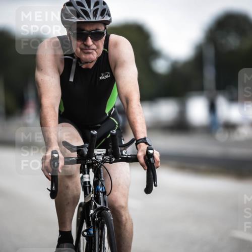 16.08.2026 - KN Förde Triathlon 2026 H.Heesch http://msf.ph/oto/9979800 16.08.2026 11:36:58 Radfahren 375, 422 meine-sportfotos.de