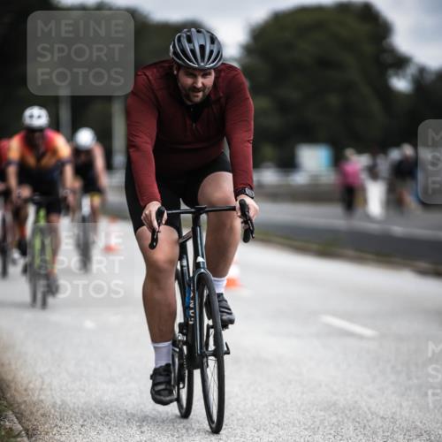 16.08.2026 - KN Förde Triathlon 2026 H.Heesch http://msf.ph/oto/9979854 16.08.2026 11:37:07 Radfahren 370, 398, 404, 407, 415 meine-sportfotos.de