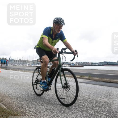 16.08.2026 - KN Förde Triathlon 2026 H.Heesch http://msf.ph/oto/9979866 16.08.2026 11:18:01 Radfahren 301, 378 meine-sportfotos.de