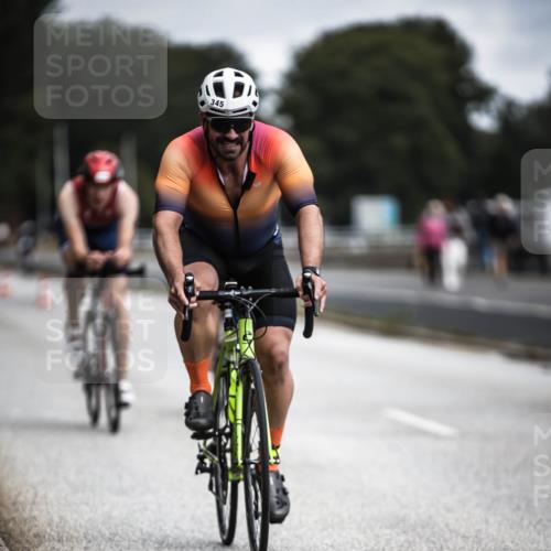 16.08.2026 - KN Förde Triathlon 2026 H.Heesch http://msf.ph/oto/9979878 16.08.2026 11:37:09 Radfahren 370, 402, 415 meine-sportfotos.de