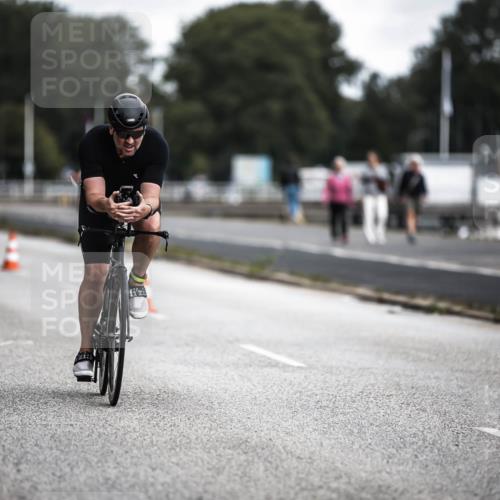 16.08.2026 - KN Förde Triathlon 2026 H.Heesch http://msf.ph/oto/9979917 16.08.2026 11:37:15 Radfahren 385, 402 meine-sportfotos.de