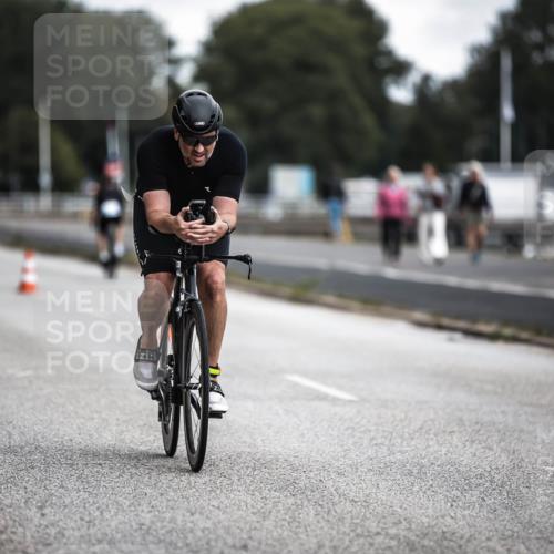 16.08.2026 - KN Förde Triathlon 2026 H.Heesch http://msf.ph/oto/9979923 16.08.2026 11:37:16 Radfahren 385, 402 meine-sportfotos.de