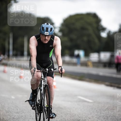 16.08.2026 - KN Förde Triathlon 2026 H.Heesch http://msf.ph/oto/9979963 16.08.2026 11:37:23 Radfahren 413, 424 meine-sportfotos.de