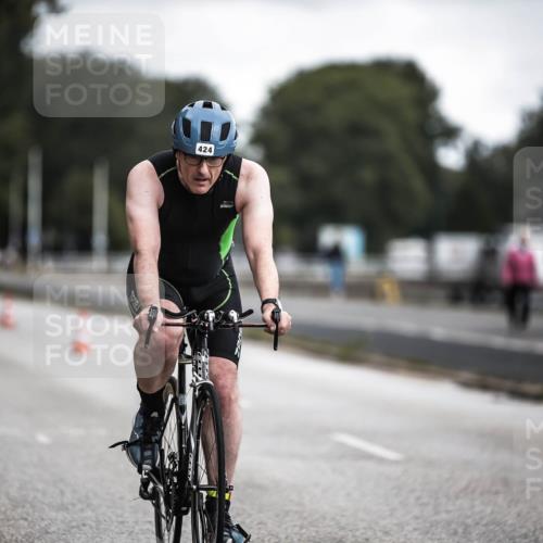 16.08.2026 - KN Förde Triathlon 2026 H.Heesch http://msf.ph/oto/9979965 16.08.2026 11:37:23 Radfahren 413, 424 meine-sportfotos.de