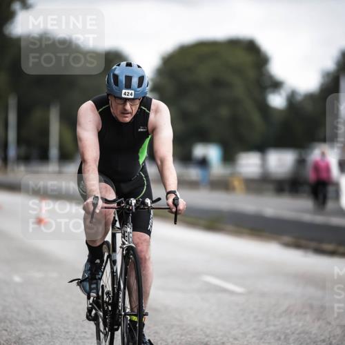 16.08.2026 - KN Förde Triathlon 2026 H.Heesch http://msf.ph/oto/9979966 16.08.2026 11:37:23 Radfahren 413, 424 meine-sportfotos.de