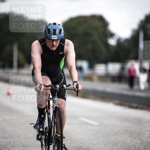 16.08.2026 - KN Förde Triathlon 2026 H.Heesch http://msf.ph/oto/9979970 16.08.2026 11:37:23 Radfahren 413, 424 meine-sportfotos.de