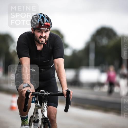 16.08.2026 - KN Förde Triathlon 2026 H.Heesch http://msf.ph/oto/9980020 16.08.2026 11:37:30 Radfahren 374, 413 meine-sportfotos.de