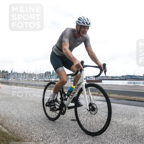 16.08.2026 - KN Förde Triathlon 2026 H.Heesch http://msf.ph/oto/9980102 16.08.2026 11:23:29 Radfahren 316, 370, 395 meine-sportfotos.de
