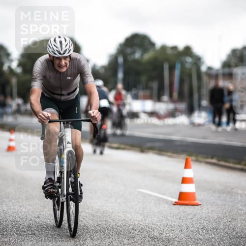 16.08.2026 - KN Förde Triathlon 2026 H.Heesch http://msf.ph/oto/9980161 16.08.2026 11:43:51 Radfahren  meine-sportfotos.de