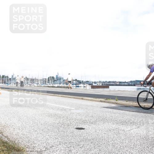 16.08.2026 - KN Förde Triathlon 2026 H.Heesch http://msf.ph/oto/9980245 16.08.2026 11:26:21 Radfahren 317, 381, 385, 404, 407, 422 meine-sportfotos.de