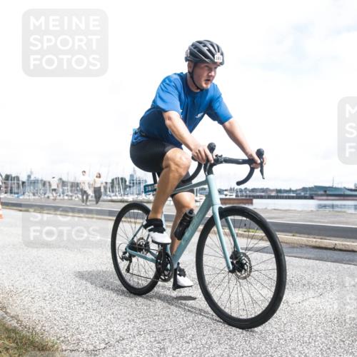 16.08.2026 - KN Förde Triathlon 2026 H.Heesch http://msf.ph/oto/9980249 16.08.2026 11:26:26 Radfahren 317, 374, 385, 407, 422, 432 meine-sportfotos.de
