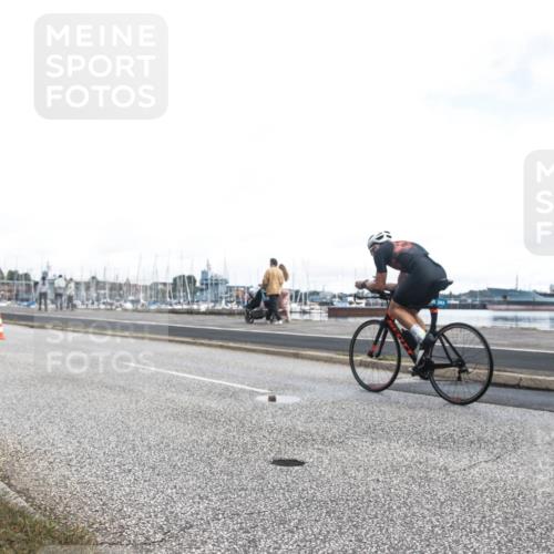 16.08.2026 - KN Förde Triathlon 2026 H.Heesch http://msf.ph/oto/9980290 16.08.2026 11:27:03 Radfahren 343, 345, 361, 371, 382, 383, 412, 435 meine-sportfotos.de