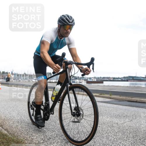 16.08.2026 - KN Förde Triathlon 2026 H.Heesch http://msf.ph/oto/9980303 16.08.2026 11:27:22 Radfahren 322, 346, 358, 384, 396, 437 meine-sportfotos.de