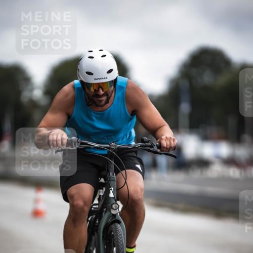 16.08.2026 - KN Förde Triathlon 2026 H.Heesch http://msf.ph/oto/9980330 16.08.2026 11:44:25 Radfahren  meine-sportfotos.de