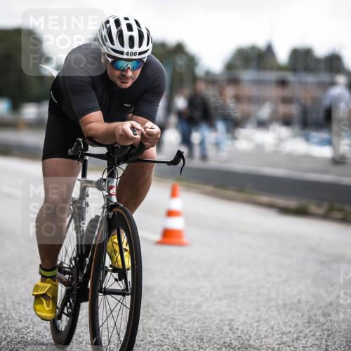 16.08.2026 - KN Förde Triathlon 2026 H.Heesch http://msf.ph/oto/9980411 16.08.2026 11:44:42 Radfahren 376, 392 meine-sportfotos.de