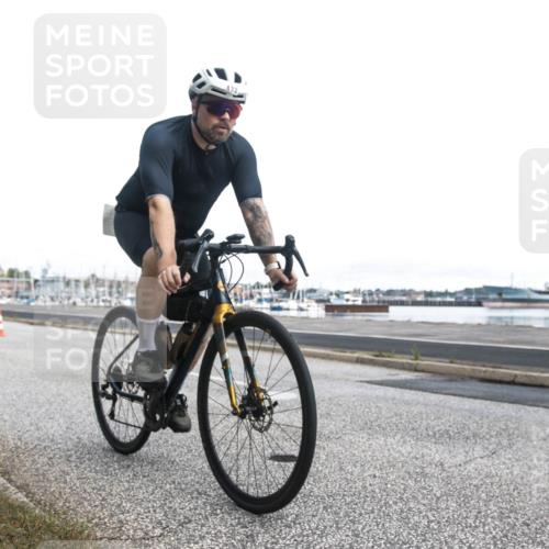 16.08.2026 - KN Förde Triathlon 2026 H.Heesch http://msf.ph/oto/9980417 16.08.2026 11:29:07 Radfahren 329, 377, 429, 432 meine-sportfotos.de