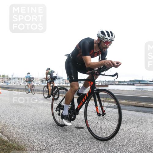 16.08.2026 - KN Förde Triathlon 2026 H.Heesch http://msf.ph/oto/9980429 16.08.2026 11:29:21 Radfahren 336, 371, 383, 435, 803 meine-sportfotos.de