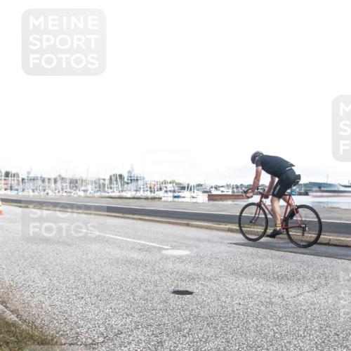 16.08.2026 - KN Förde Triathlon 2026 H.Heesch http://msf.ph/oto/9980453 16.08.2026 11:29:48 Radfahren 323, 327 meine-sportfotos.de
