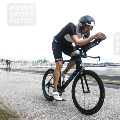 16.08.2026 - KN Förde Triathlon 2026 H.Heesch http://msf.ph/oto/9980459 16.08.2026 11:29:54 Radfahren 325, 346 meine-sportfotos.de