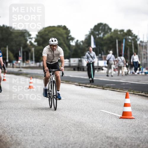 16.08.2026 - KN Förde Triathlon 2026 H.Heesch http://msf.ph/oto/9980480 16.08.2026 11:45:00 Radfahren 409, 422, 438, 439 meine-sportfotos.de