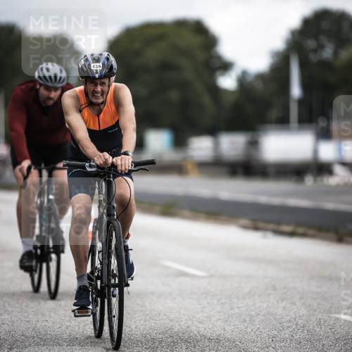 16.08.2026 - KN Förde Triathlon 2026 H.Heesch http://msf.ph/oto/9980710 16.08.2026 11:48:02 Radfahren 417, 439 meine-sportfotos.de
