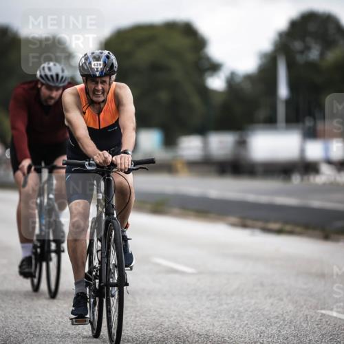 16.08.2026 - KN Förde Triathlon 2026 H.Heesch http://msf.ph/oto/9980711 16.08.2026 11:48:02 Radfahren 417, 439 meine-sportfotos.de