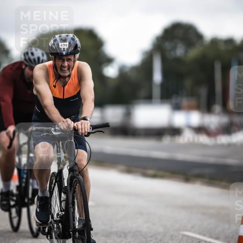 16.08.2026 - KN Förde Triathlon 2026 H.Heesch http://msf.ph/oto/9980717 16.08.2026 11:48:02 Radfahren 417, 439 meine-sportfotos.de