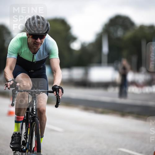 16.08.2026 - KN Förde Triathlon 2026 H.Heesch http://msf.ph/oto/9980801 16.08.2026 11:48:44 Radfahren 334, 432 meine-sportfotos.de