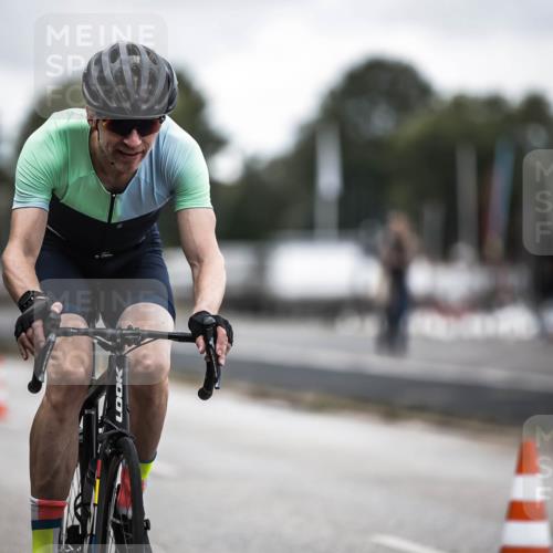 16.08.2026 - KN Förde Triathlon 2026 H.Heesch http://msf.ph/oto/9980803 16.08.2026 11:48:44 Radfahren 334, 432 meine-sportfotos.de