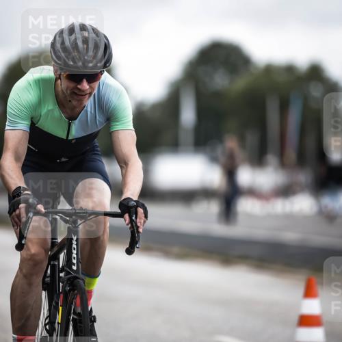 16.08.2026 - KN Förde Triathlon 2026 H.Heesch http://msf.ph/oto/9980804 16.08.2026 11:48:44 Radfahren 334, 432 meine-sportfotos.de