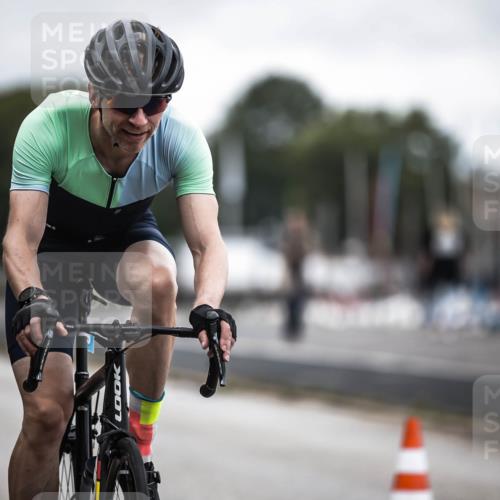 16.08.2026 - KN Förde Triathlon 2026 H.Heesch http://msf.ph/oto/9980806 16.08.2026 11:48:44 Radfahren 334, 432 meine-sportfotos.de