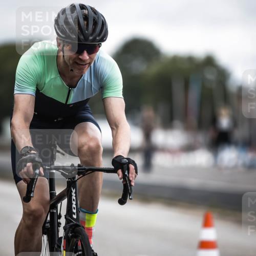 16.08.2026 - KN Förde Triathlon 2026 H.Heesch http://msf.ph/oto/9980807 16.08.2026 11:48:44 Radfahren 334, 432 meine-sportfotos.de